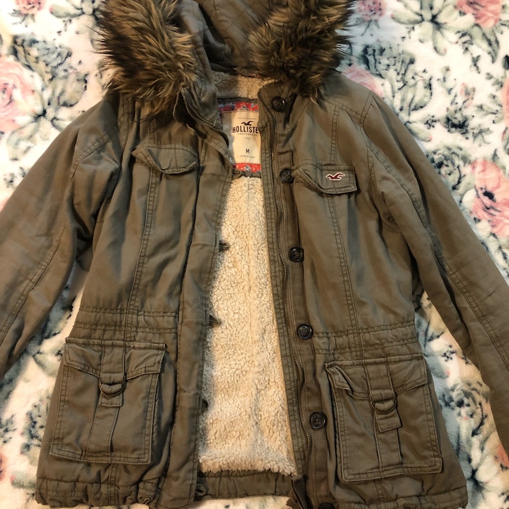 Hollister Coat - Fur Hood Size: M